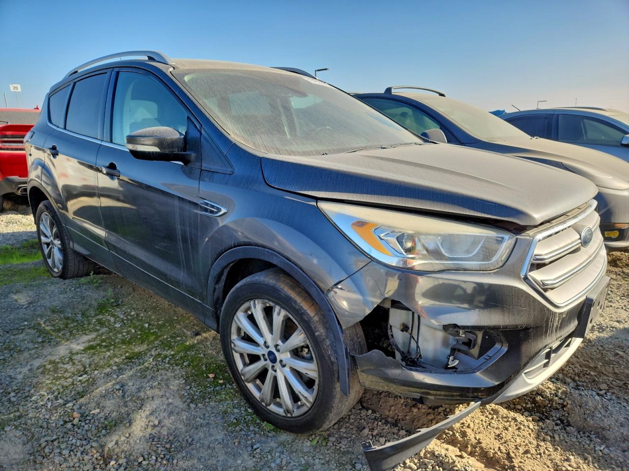 2017 FORD ESCAPE TITANIUM photo 4