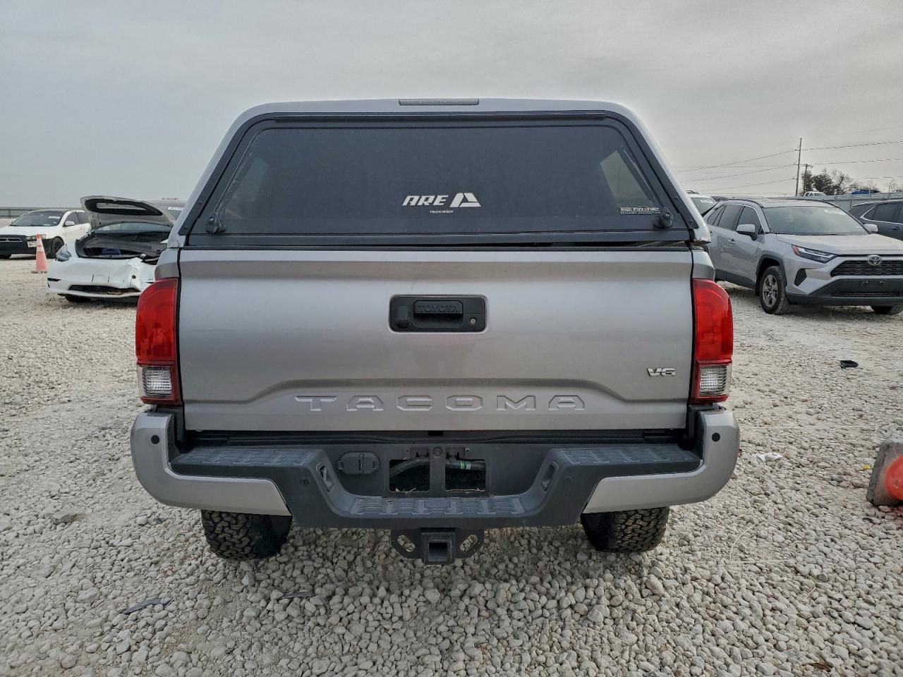 2019 TOYOTA TACOMA DOUBLE CAB photo 6