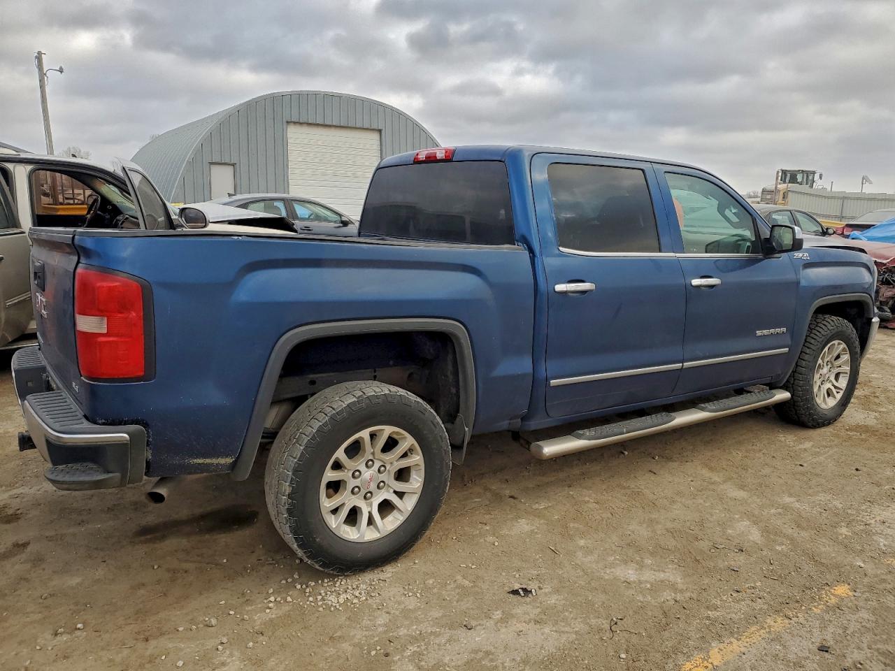 2017 GMC SIERRA K1500 SLE photo 3