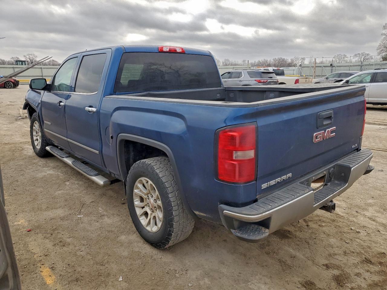 2017 GMC SIERRA K1500 SLE photo 2