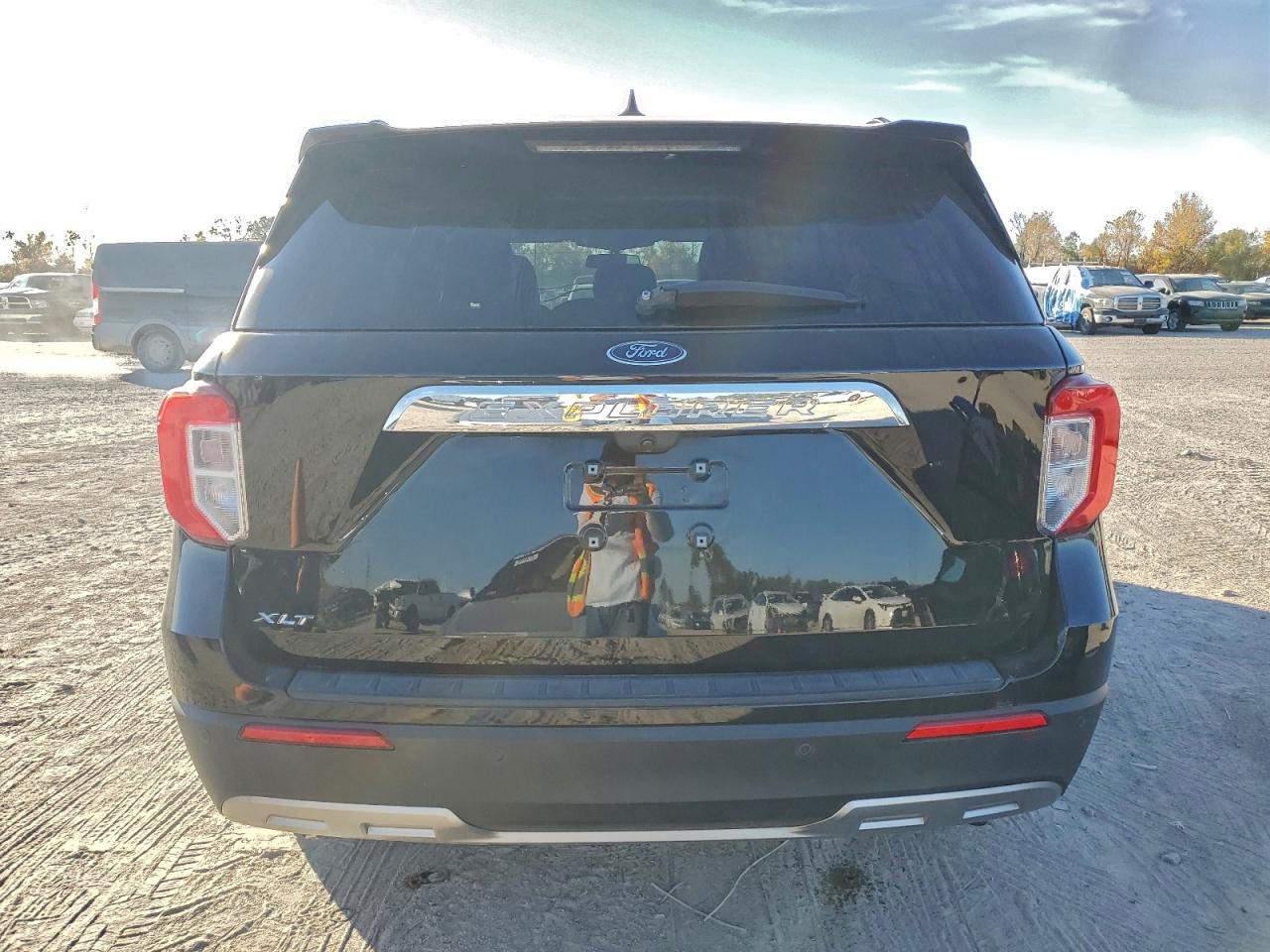2023 FORD EXPLORER XLT photo 11