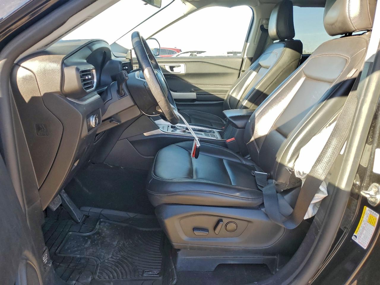 2023 FORD EXPLORER XLT photo 13