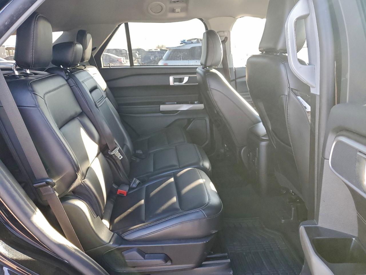 2023 FORD EXPLORER XLT photo 21