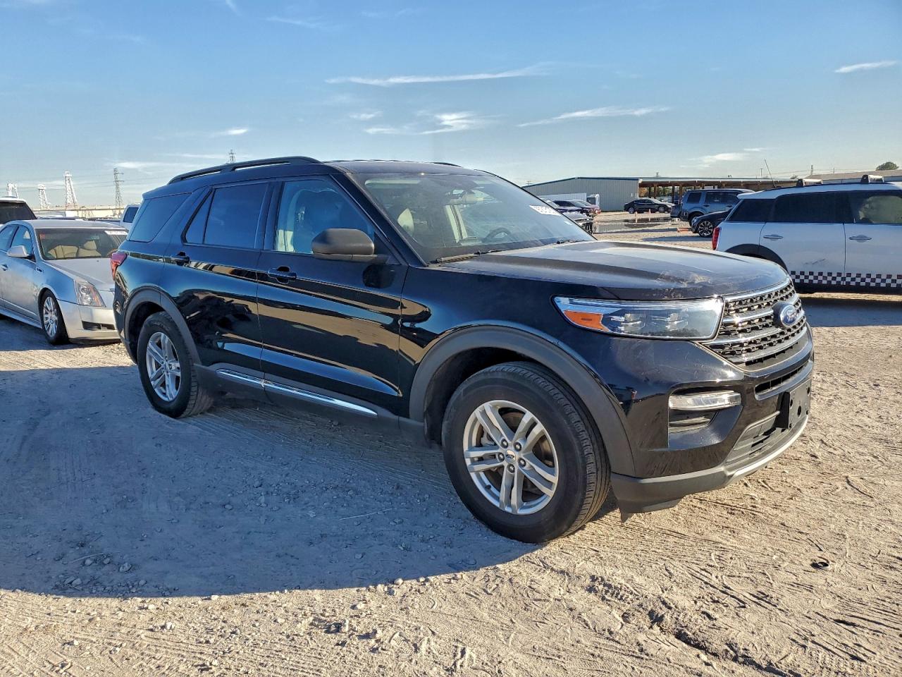 2023 FORD EXPLORER XLT photo 7