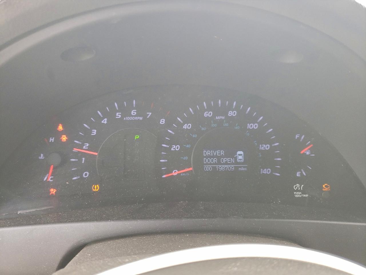 2011 TOYOTA CAMRY BASE photo 17