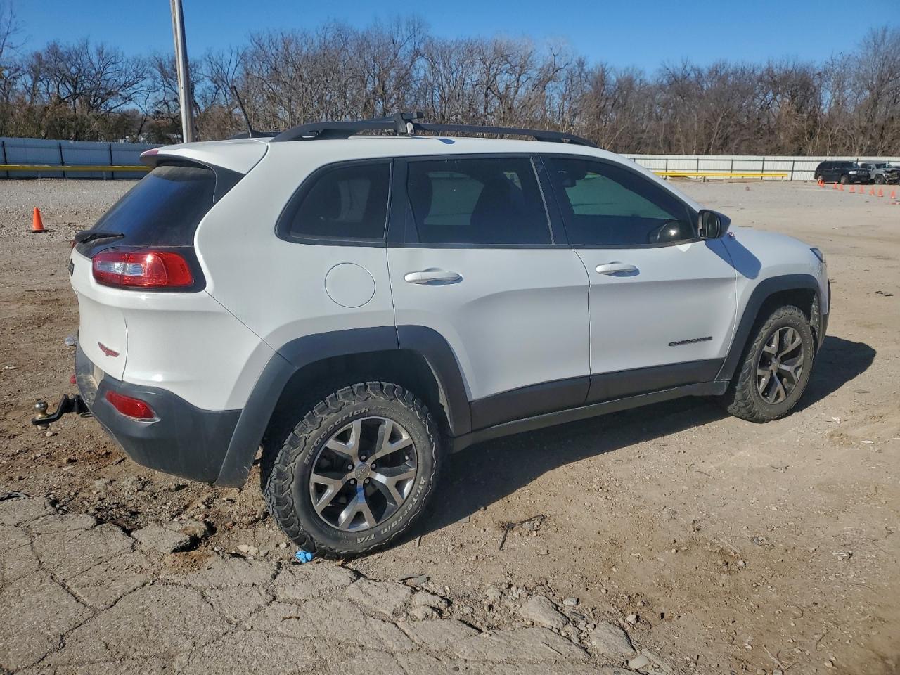 2016 JEEP CHEROKEE TRAILHAWK photo 3