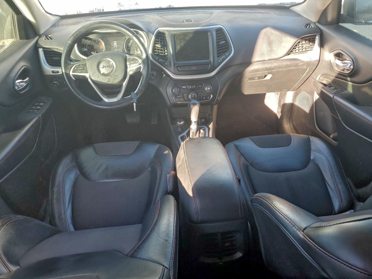 2016 JEEP CHEROKEE TRAILHAWK photo 8