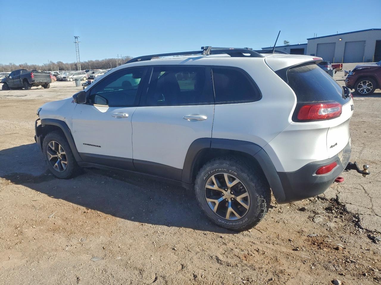 2016 JEEP CHEROKEE TRAILHAWK photo 2
