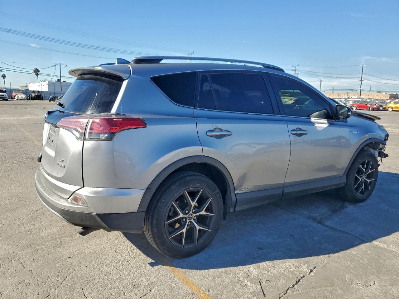 2018 TOYOTA RAV4 HV SE photo 5