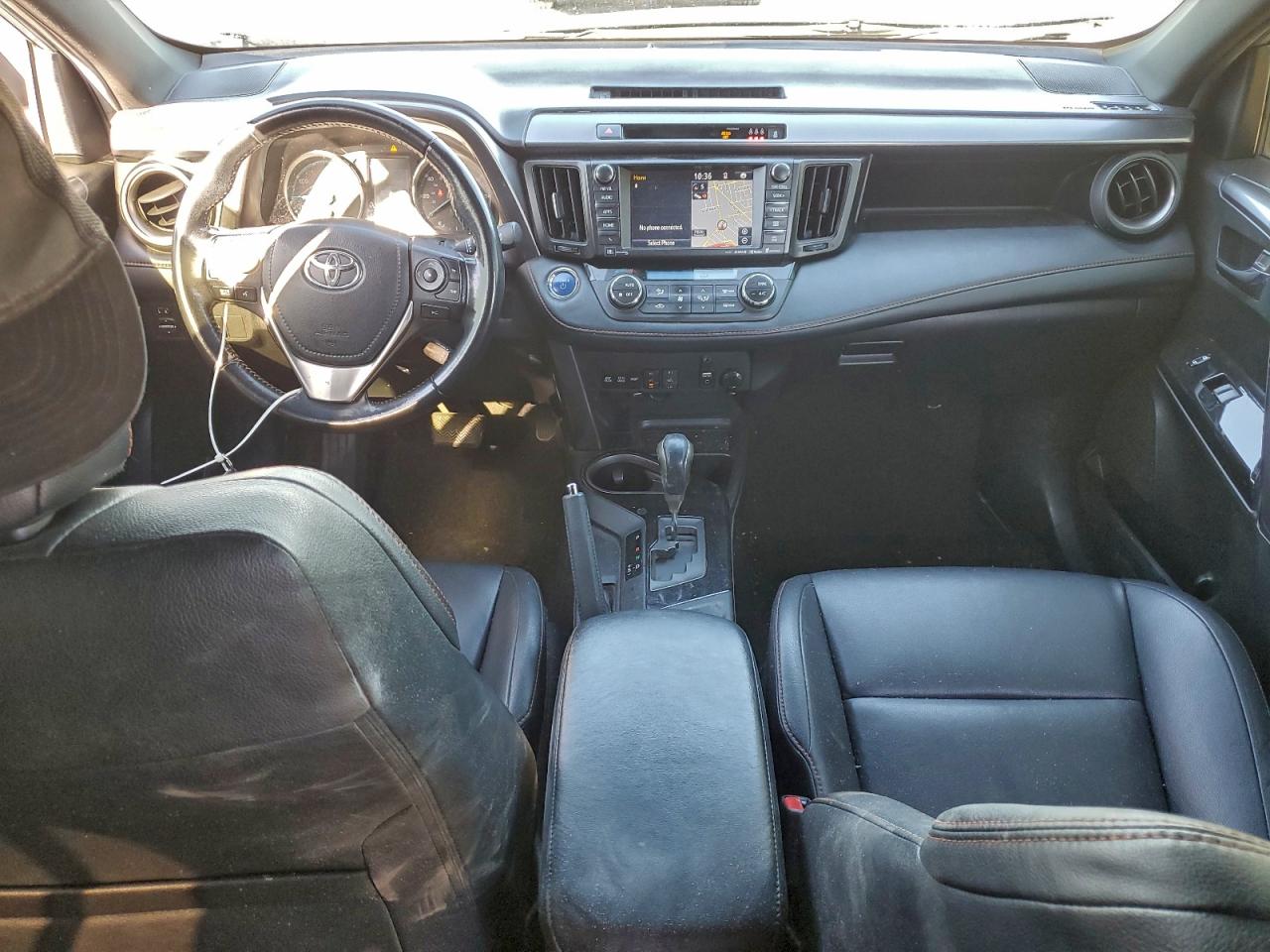 2018 TOYOTA RAV4 HV SE photo 15