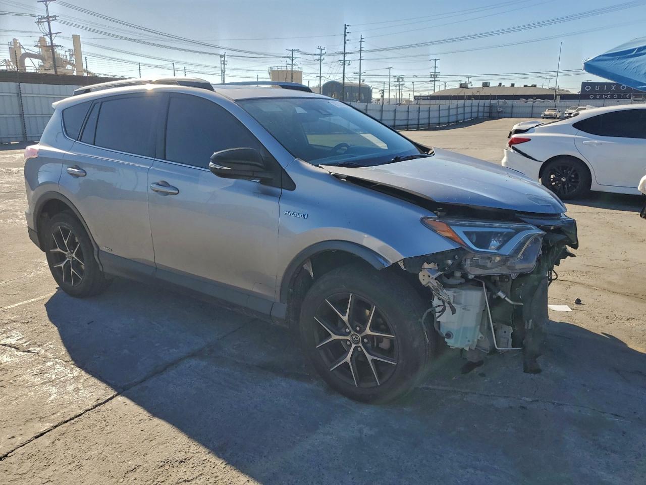 2018 TOYOTA RAV4 HV SE photo 7