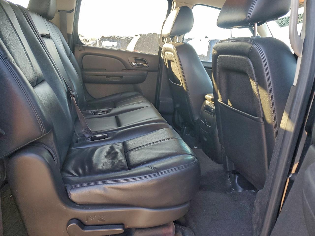 2013 CHEVROLET SUBURBAN K1500 LT photo 11
