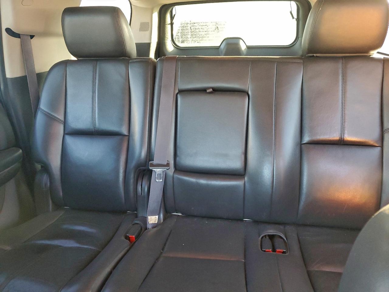 2013 CHEVROLET SUBURBAN K1500 LT photo 10