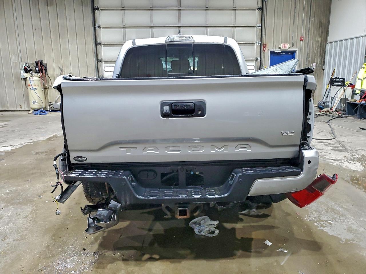 2019 TOYOTA TACOMA TRD OFF-ROAD photo 16