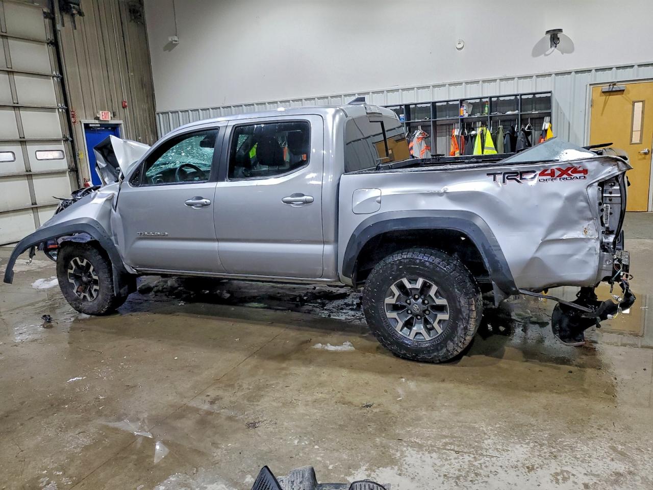 2019 TOYOTA TACOMA TRD OFF-ROAD photo 4