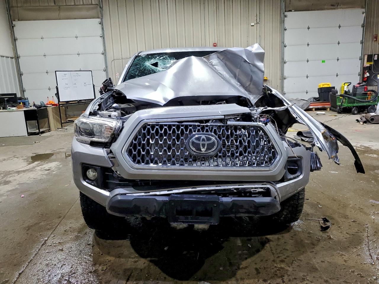 2019 TOYOTA TACOMA TRD OFF-ROAD photo 13