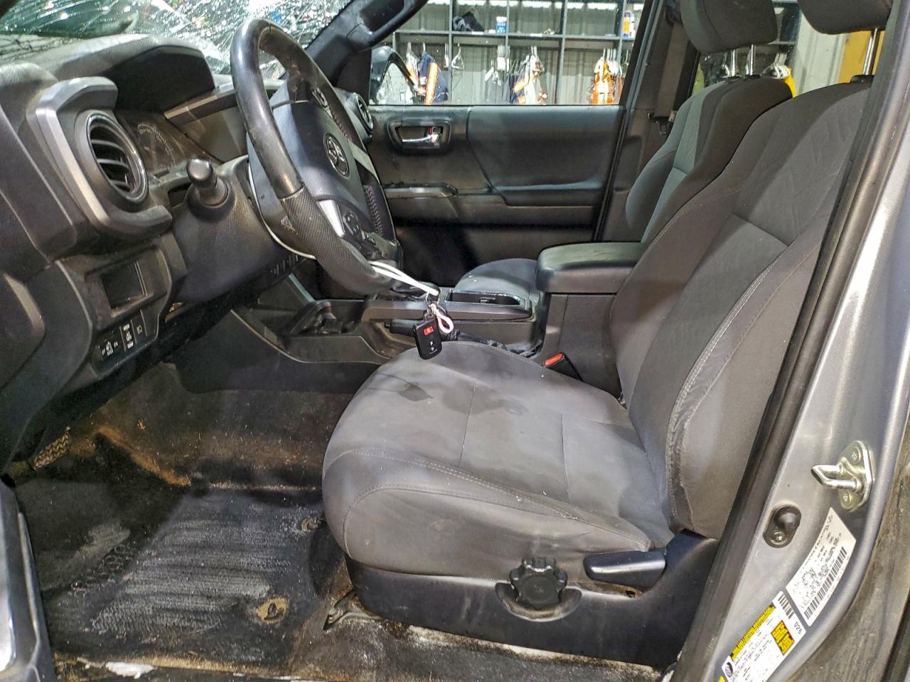 2019 TOYOTA TACOMA TRD OFF-ROAD photo 19