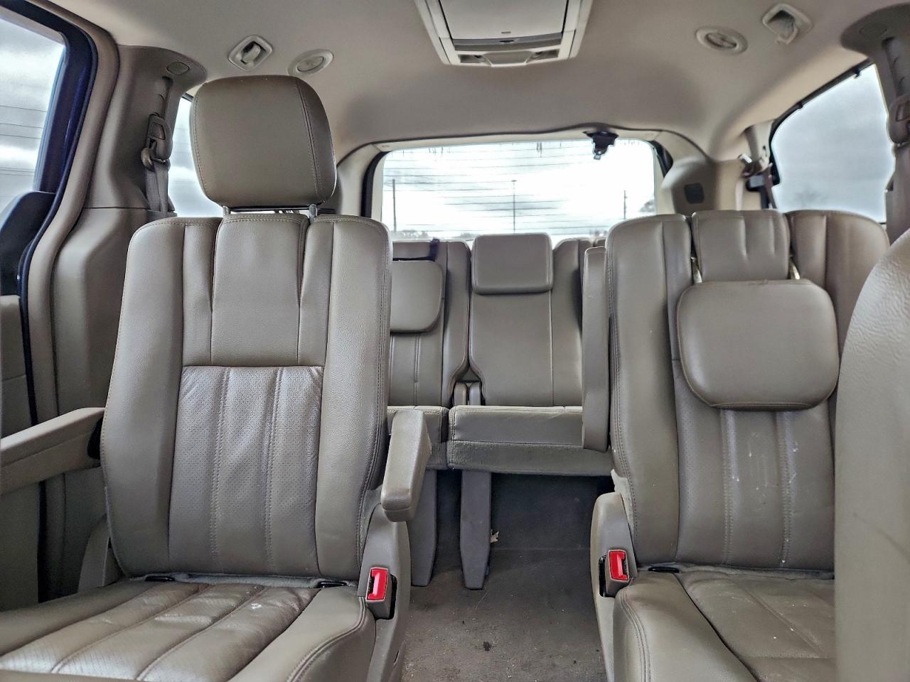 2012 CHRYSLER TOWN & COUNTRY TOURING L photo 28