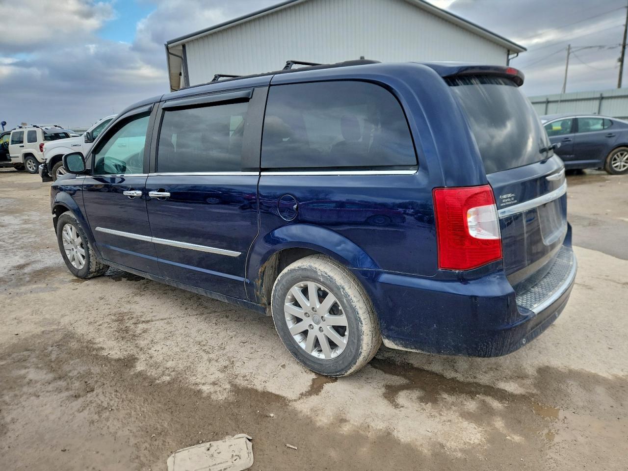 2012 CHRYSLER TOWN & COUNTRY TOURING L photo 4