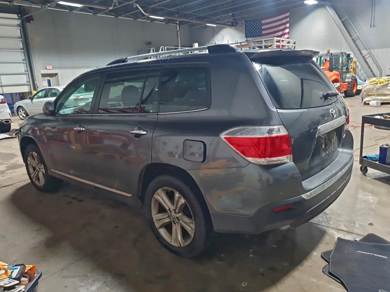 2013 TOYOTA HIGHLANDER LIMITED photo 4