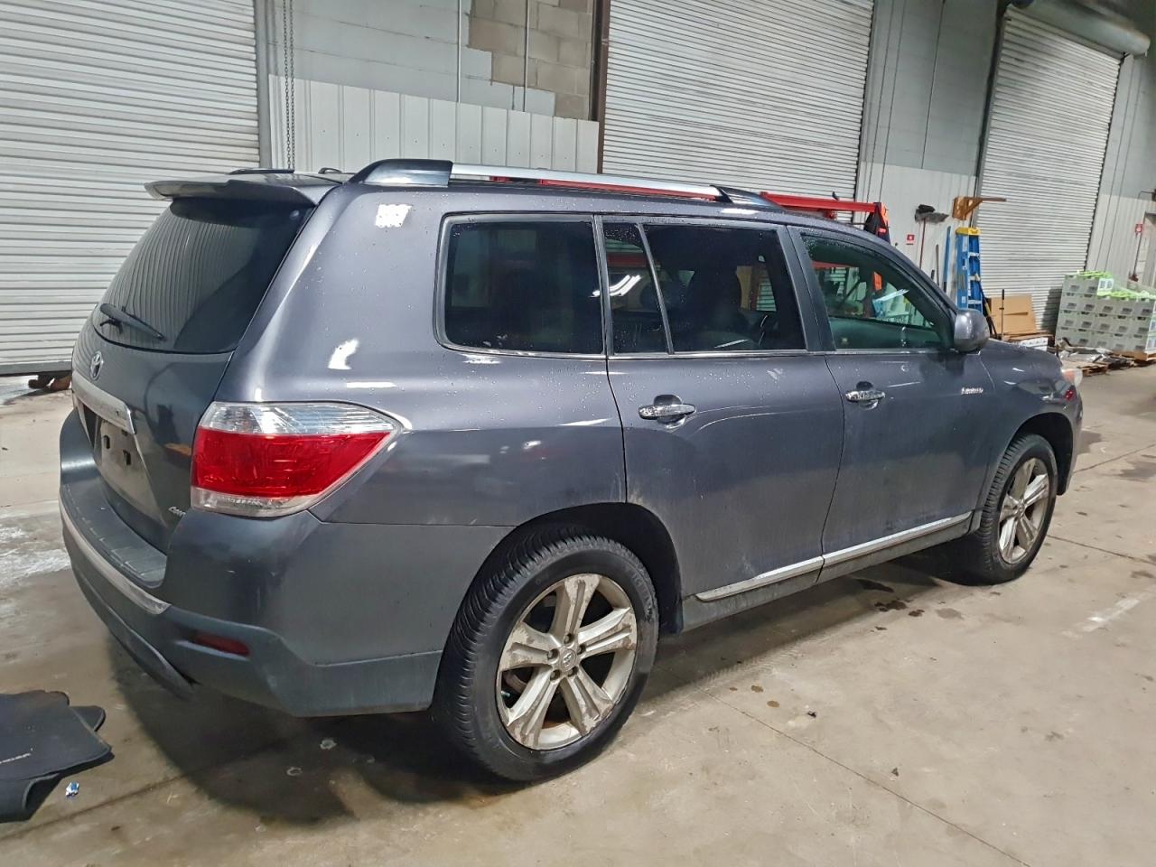 2013 TOYOTA HIGHLANDER LIMITED photo 7