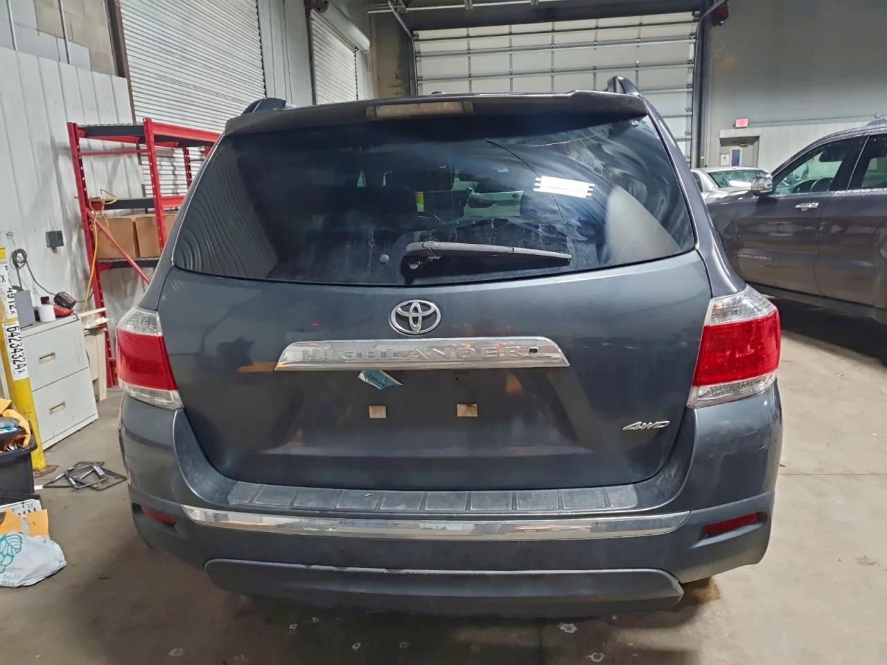 2013 TOYOTA HIGHLANDER LIMITED photo 16