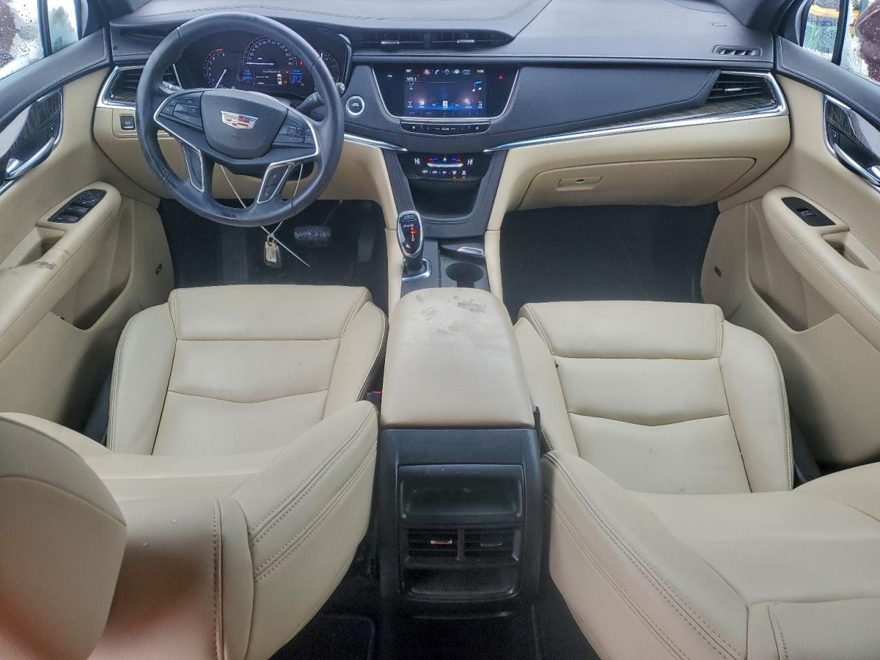 2017 CADILLAC XT5 photo 8