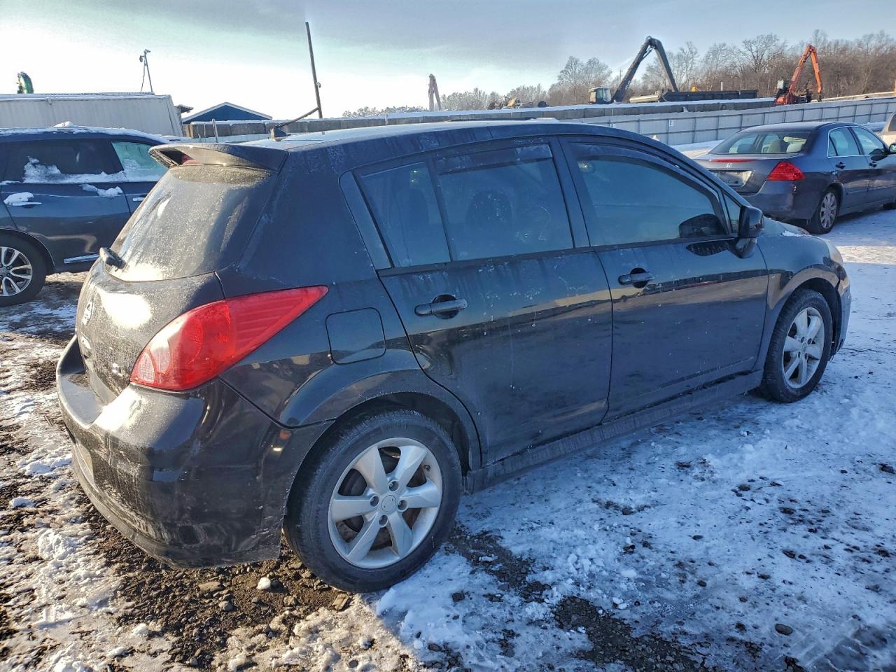 2011 NISSAN VERSA S photo 3
