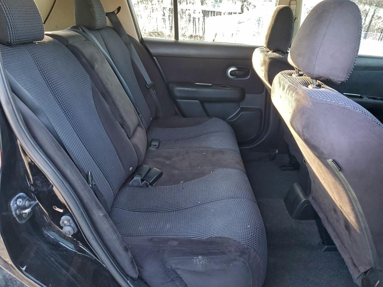 2011 NISSAN VERSA S photo 10