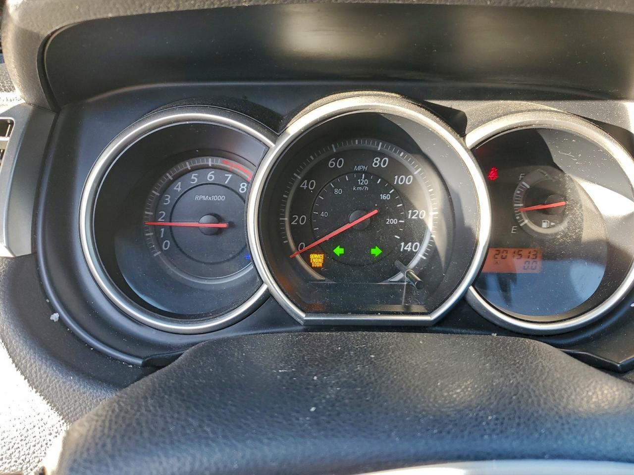 2011 NISSAN VERSA S photo 9
