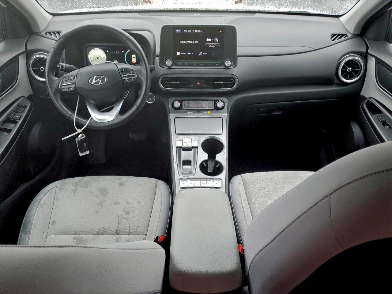 2022 HYUNDAI KONA SEL photo 8