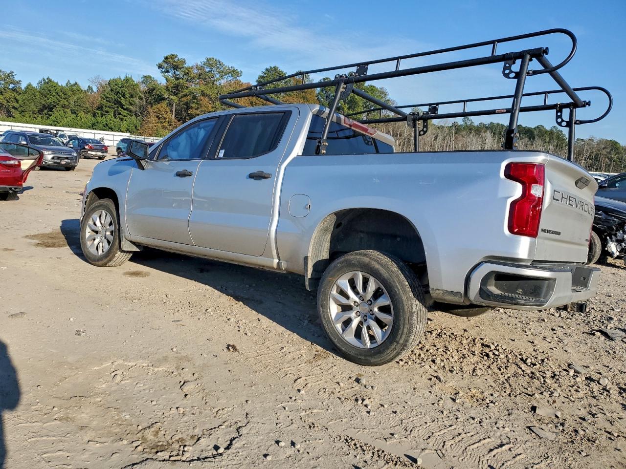 2021 CHEVROLET SILVERADO C1500 CUSTOM photo 2
