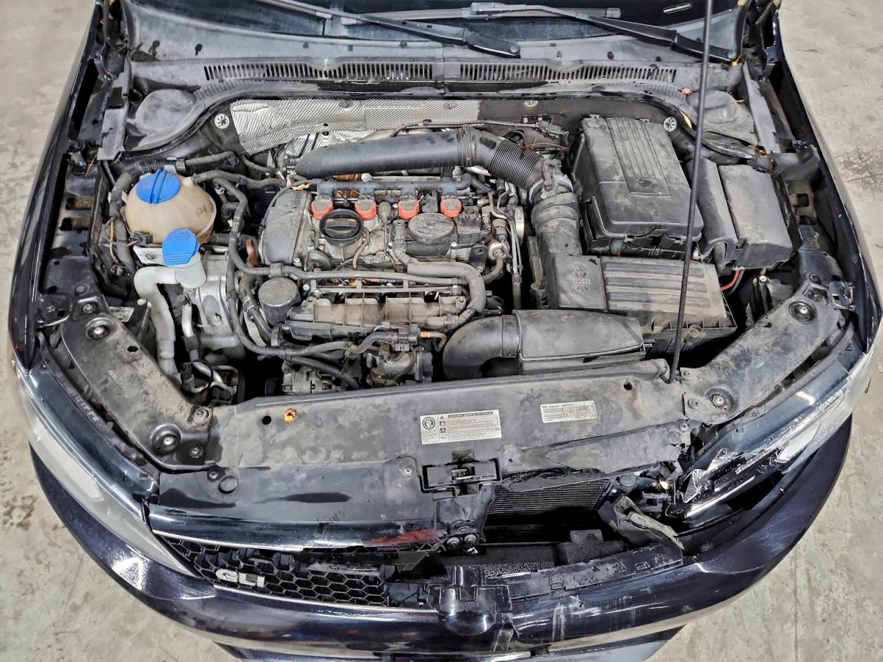 2013 VOLKSWAGEN JETTA GLI photo 31