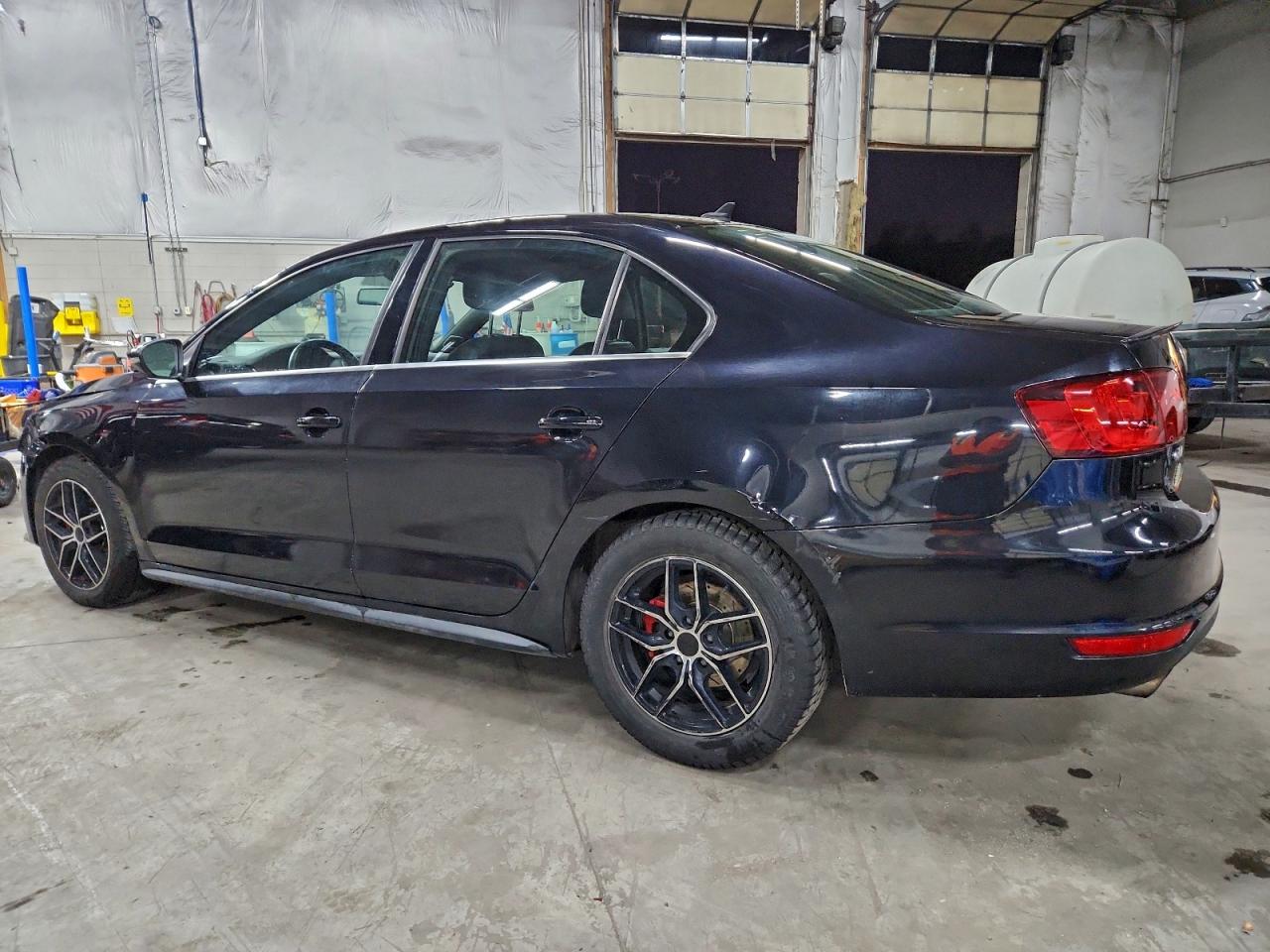 2013 VOLKSWAGEN JETTA GLI photo 4
