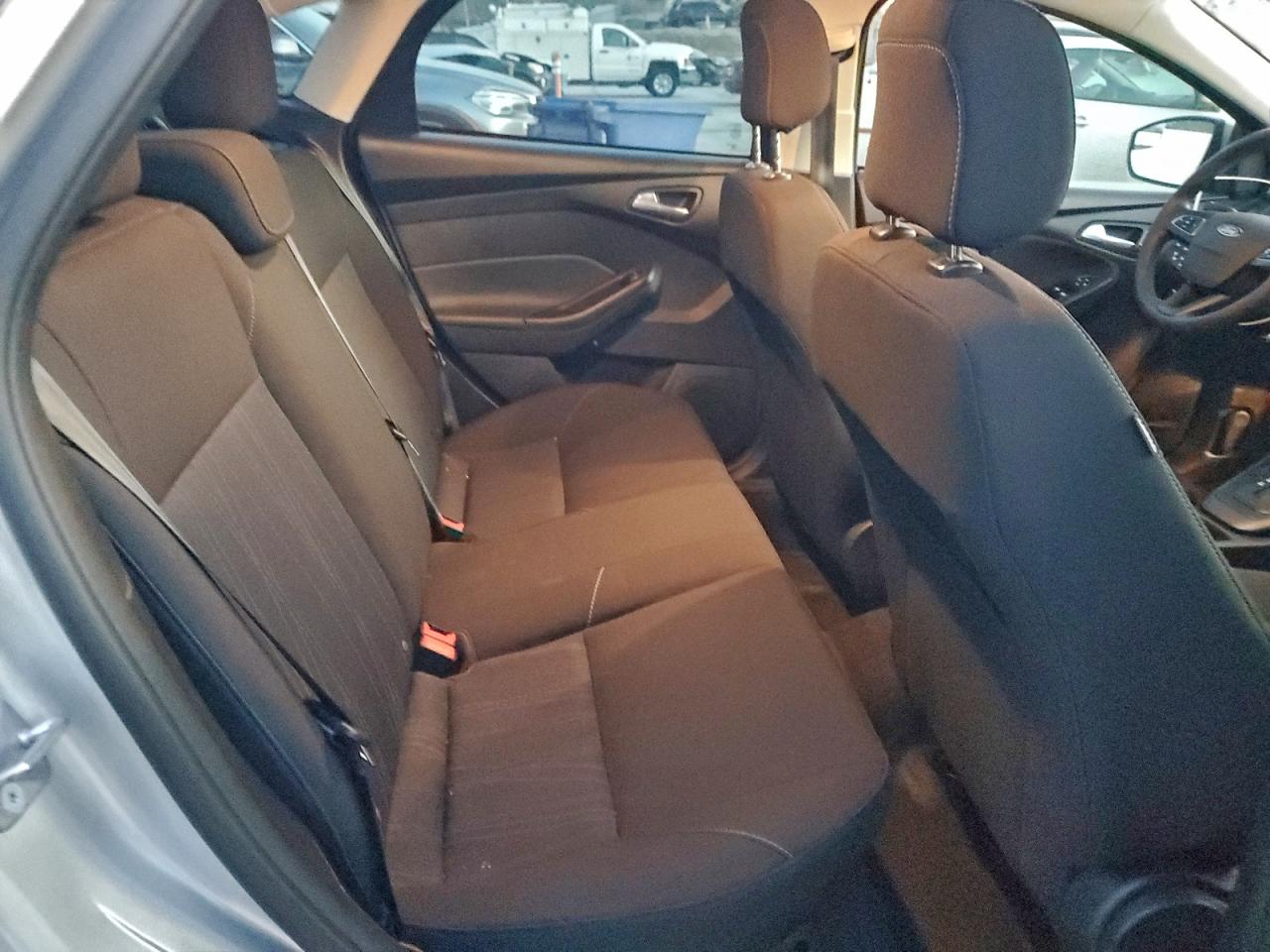 2018 FORD FOCUS SE photo 10
