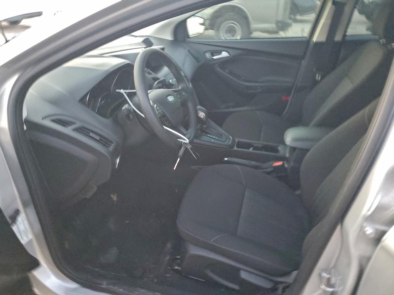 2018 FORD FOCUS SE photo 7