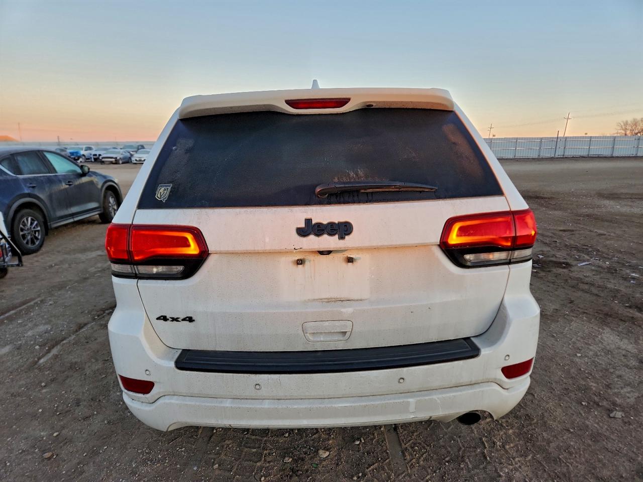 2018 JEEP GRAND CHEROKEE LAREDO photo 6