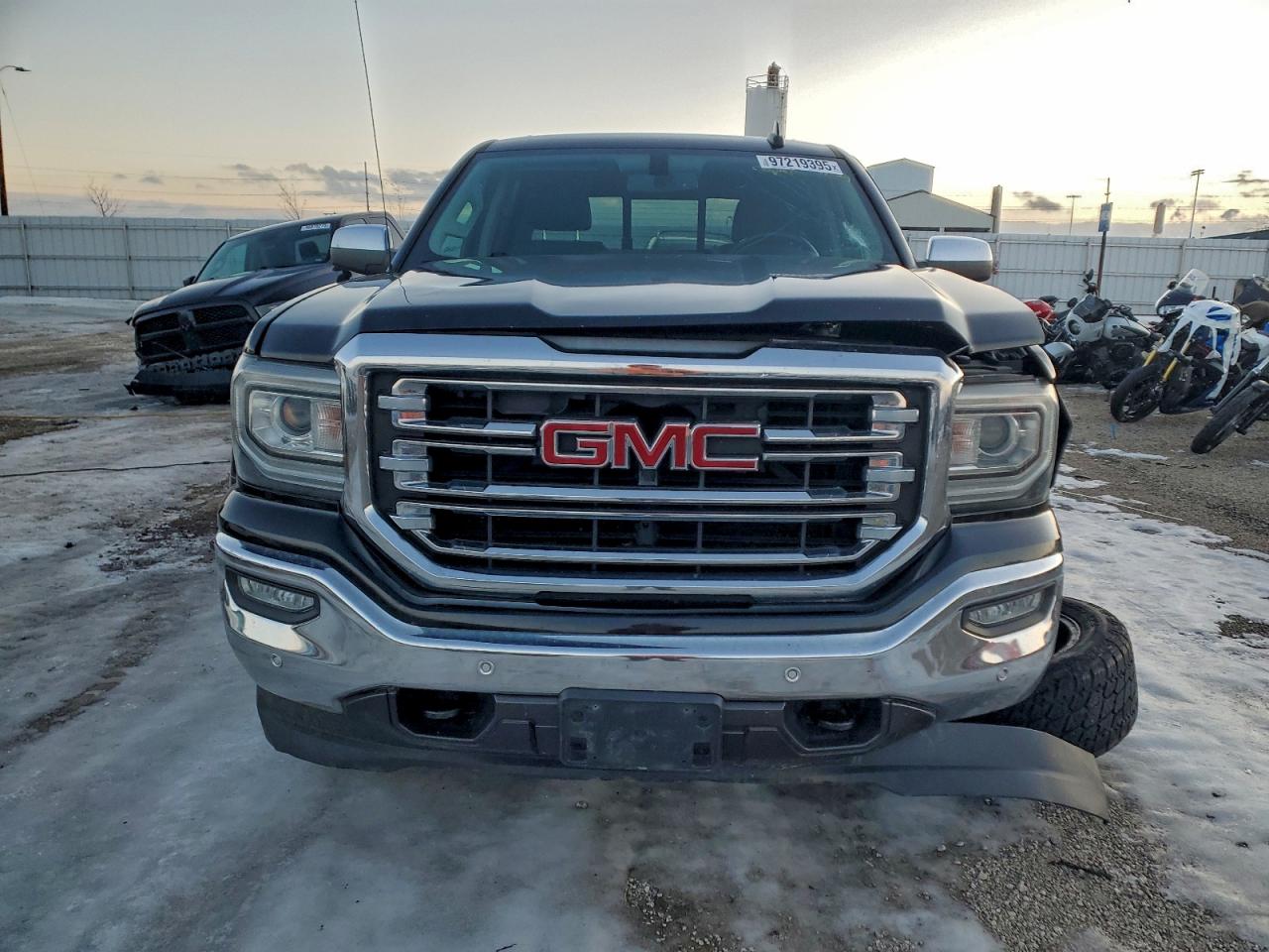 2017 GMC SIERRA K1500 SLT photo 13