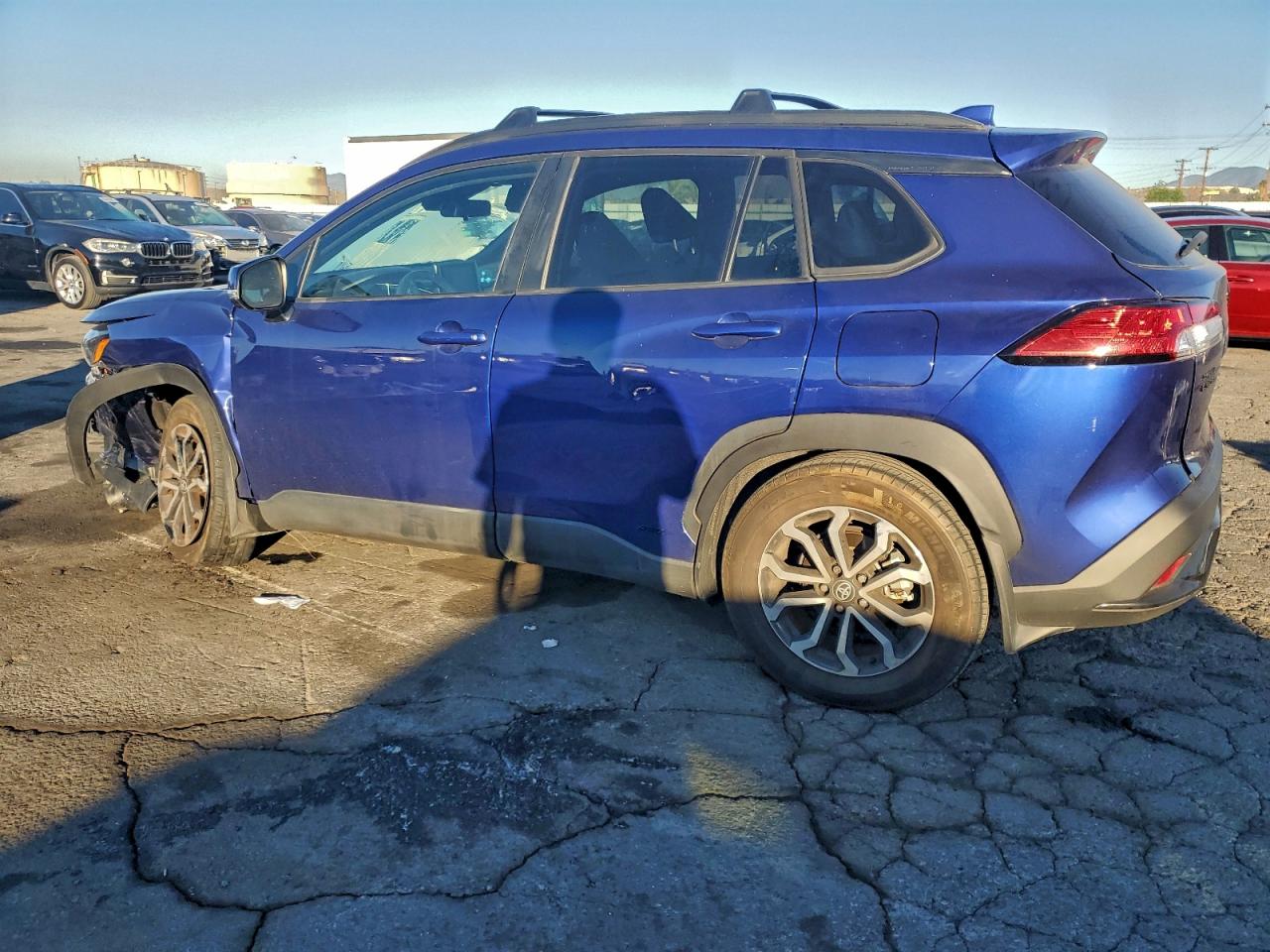 2023 TOYOTA COROLLA CROSS LE photo 4