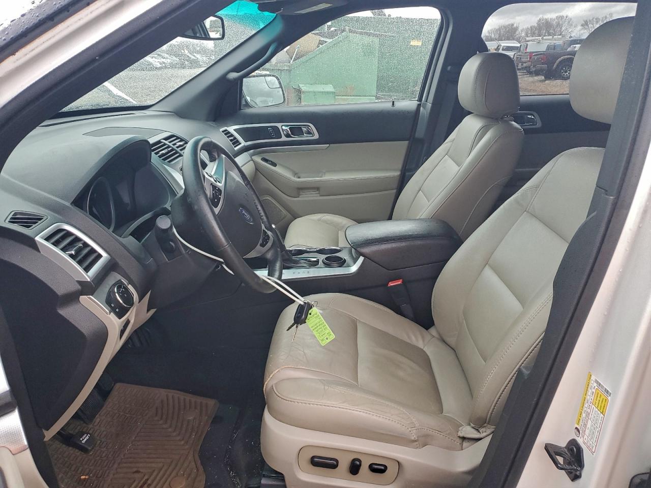 2015 FORD EXPLORER XLT photo 7