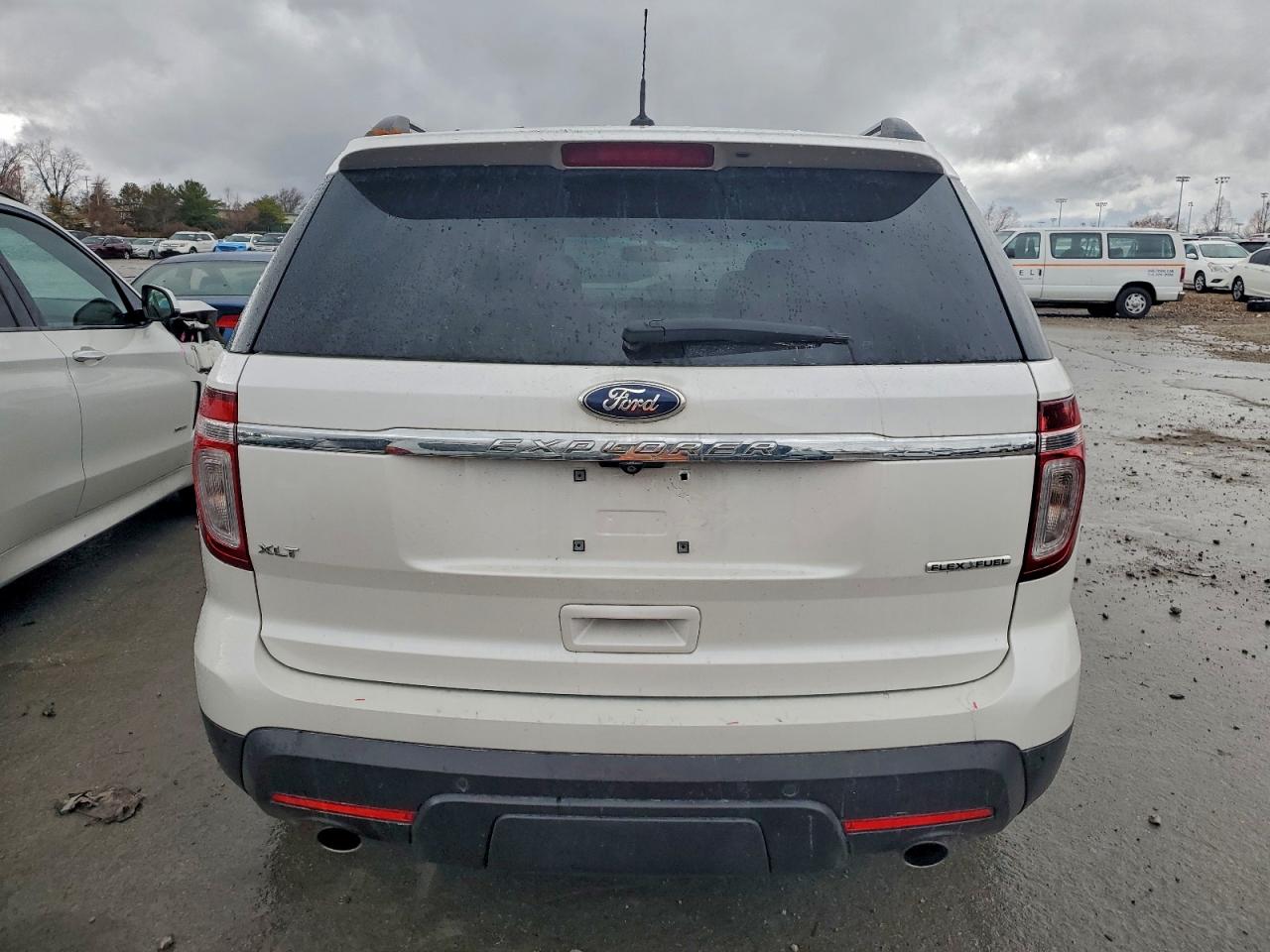 2015 FORD EXPLORER XLT photo 6