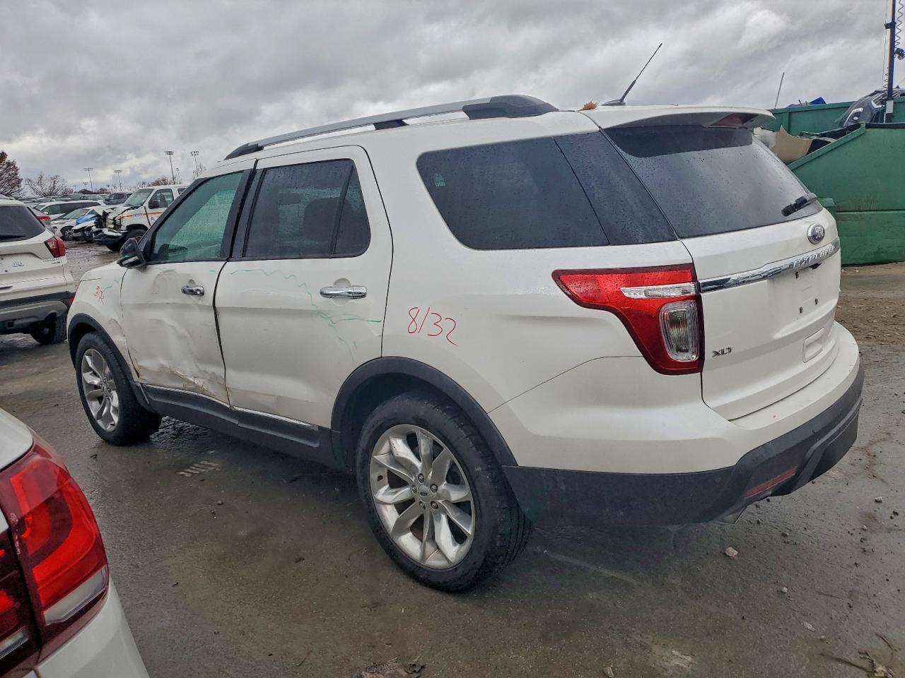 2015 FORD EXPLORER XLT photo 2