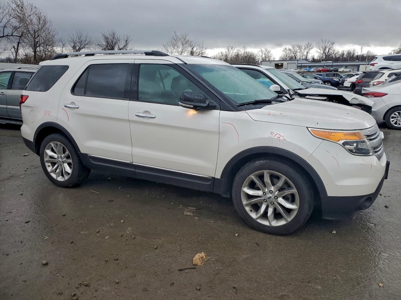 2015 FORD EXPLORER XLT photo 4