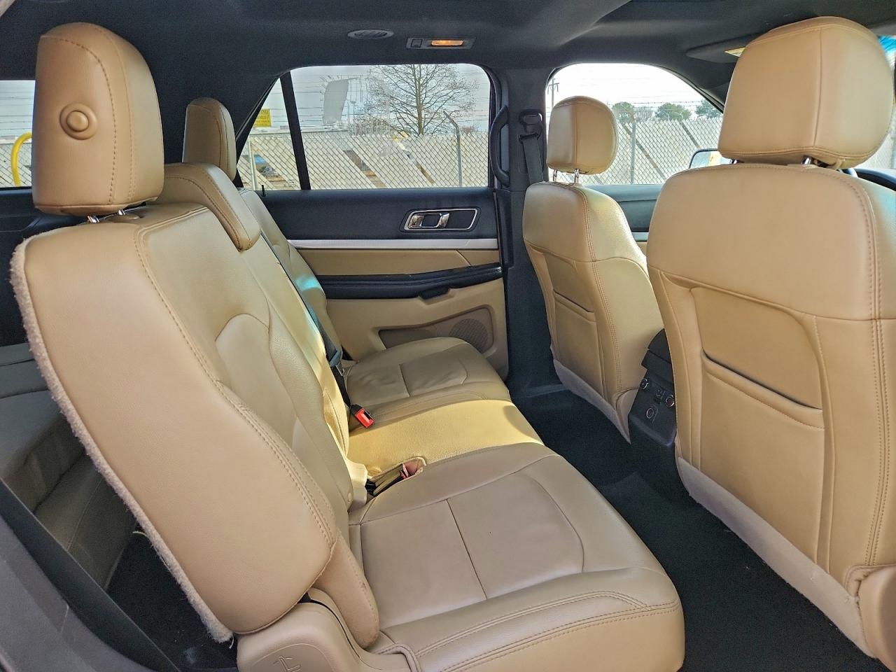 2017 FORD EXPLORER XLT photo 11