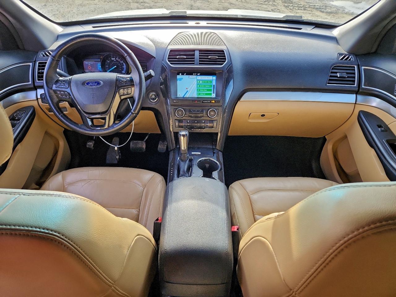 2017 FORD EXPLORER XLT photo 8