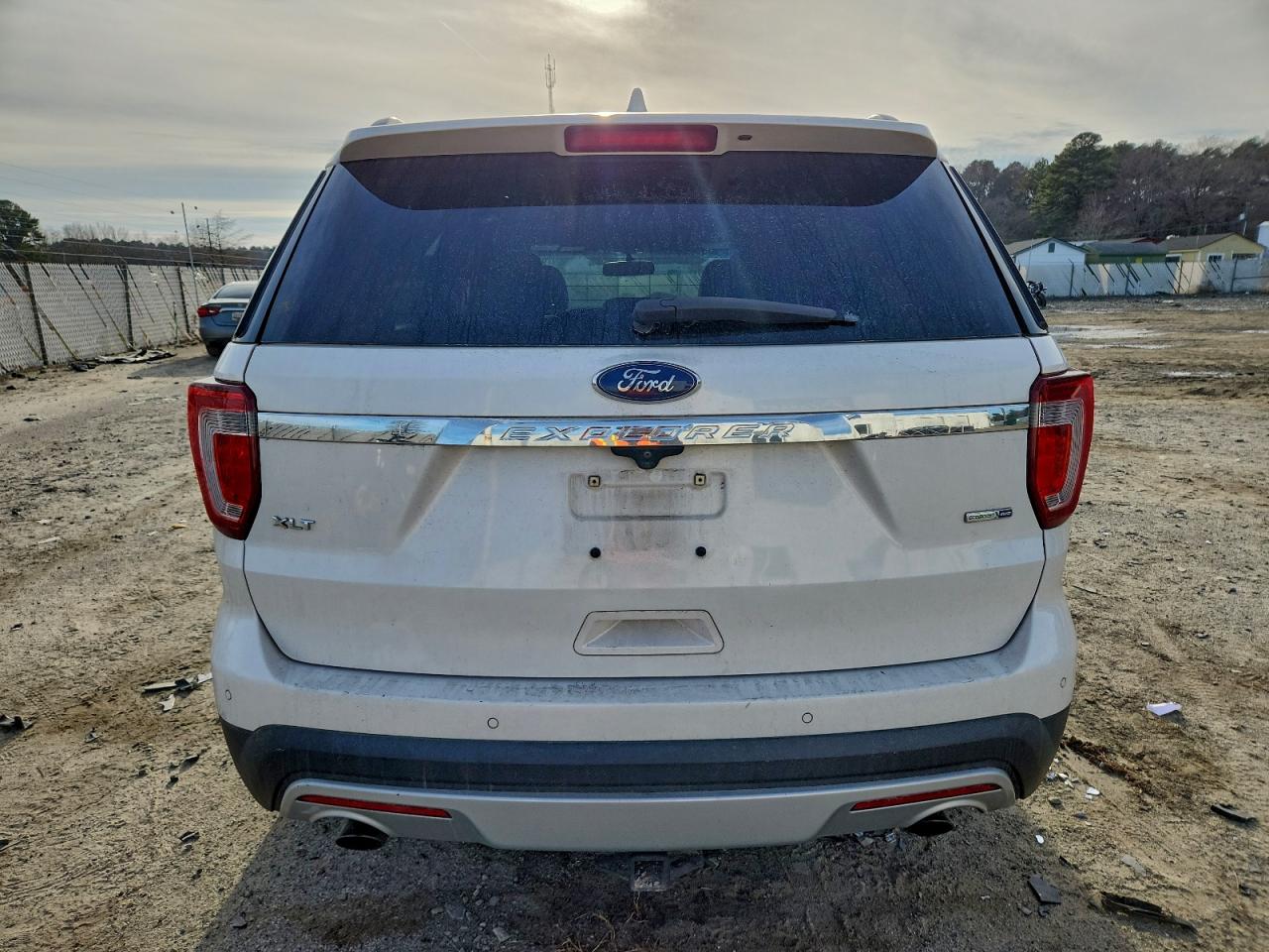 2017 FORD EXPLORER XLT photo 6