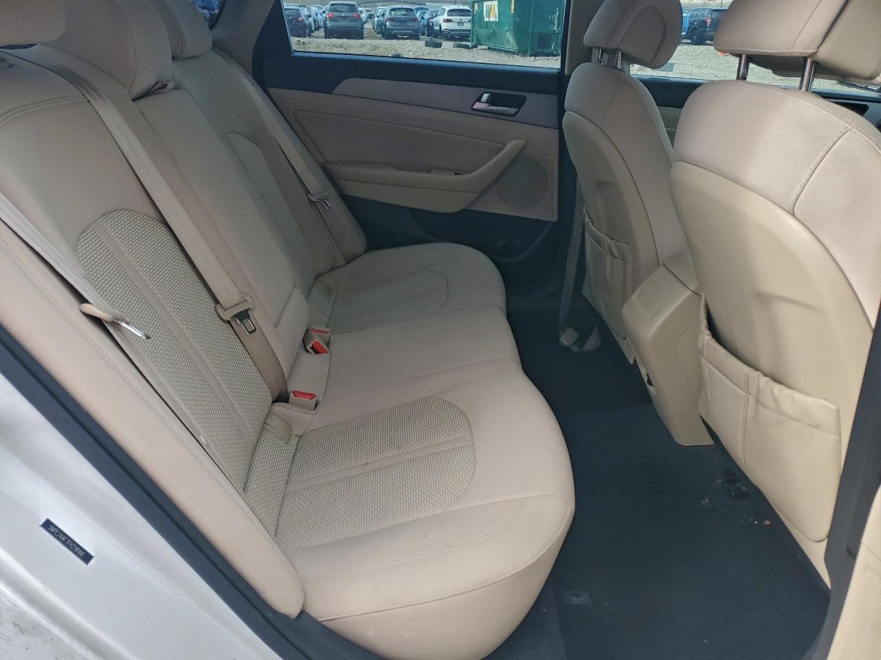 2015 HYUNDAI SONATA SE photo 28