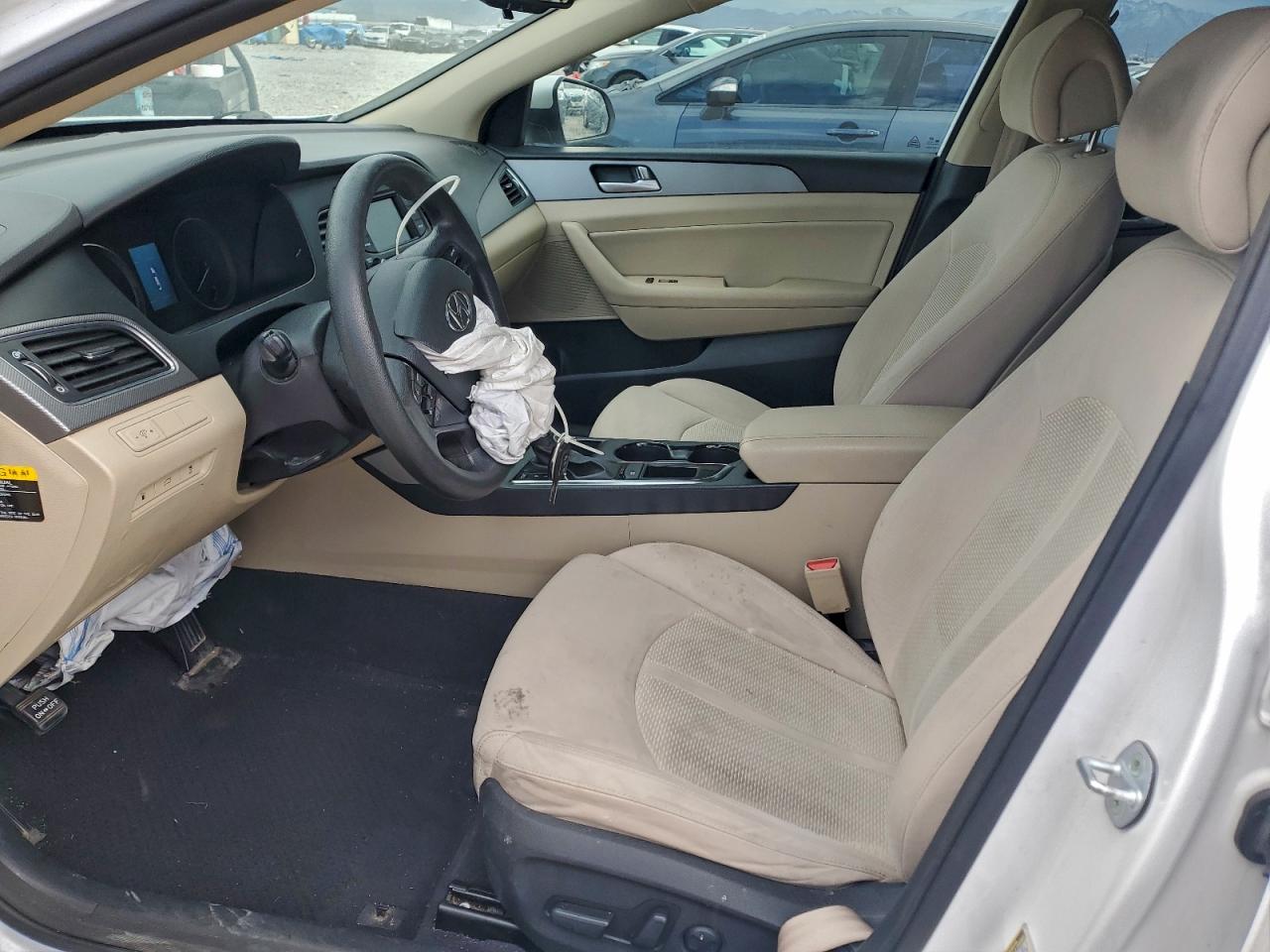 2015 HYUNDAI SONATA SE photo 19