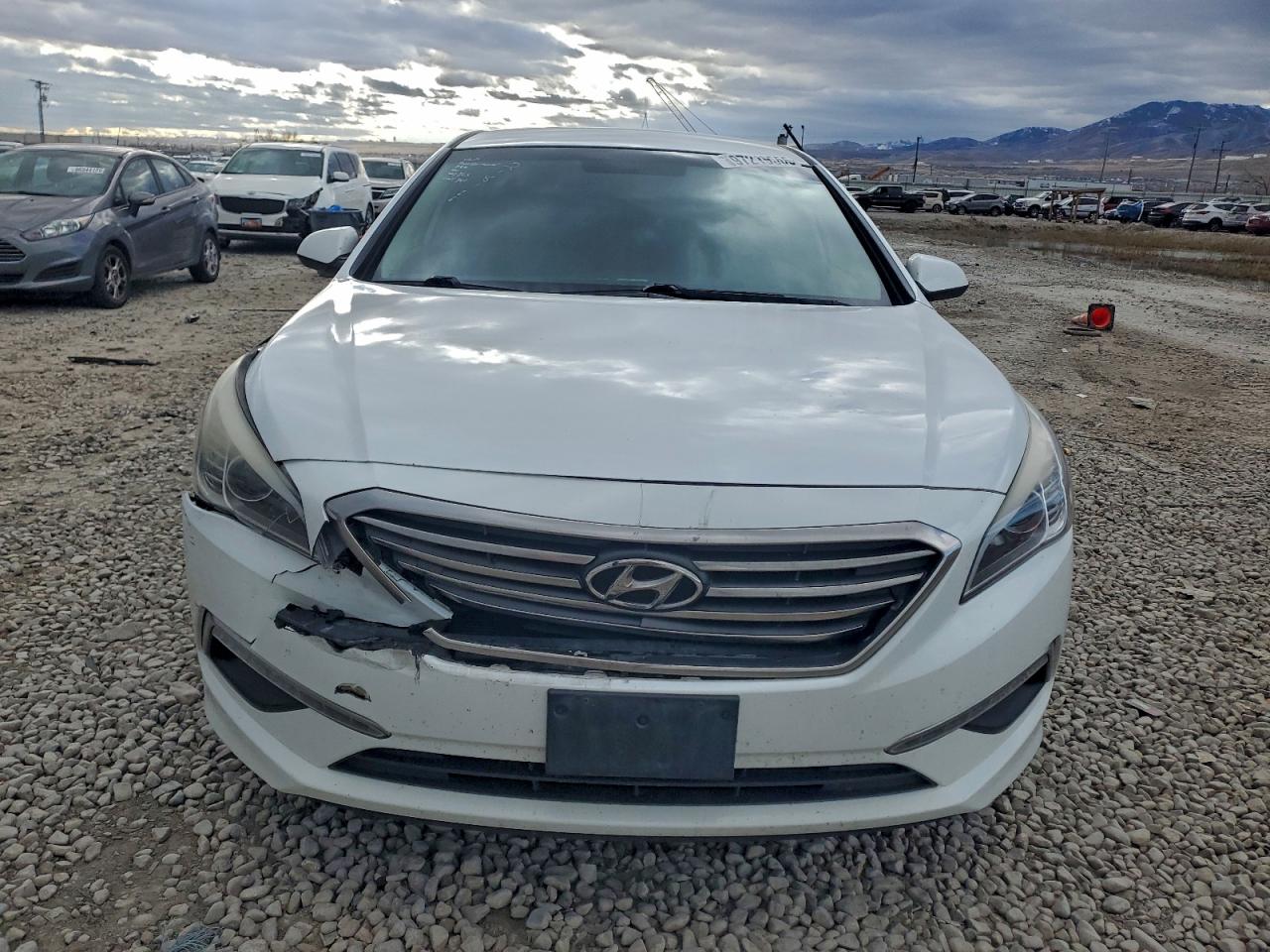 2015 HYUNDAI SONATA SE photo 13