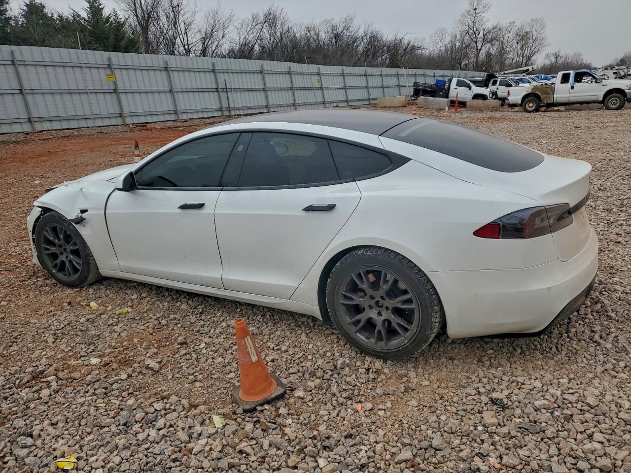 2022 TESLA MODEL S photo 2